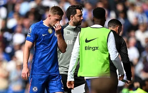 Liam-Delap-tro-lai-thi-dau-cho-Chelsea-min_11zon